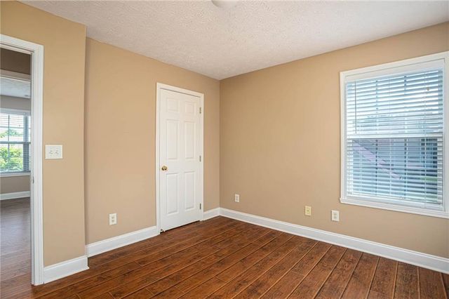 1098 Fountain Lakes Court, Lawrenceville, GA 30043