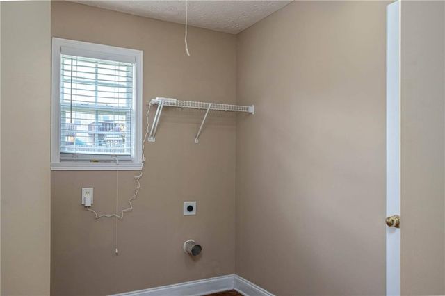 1098 Fountain Lakes Court, Lawrenceville, GA 30043