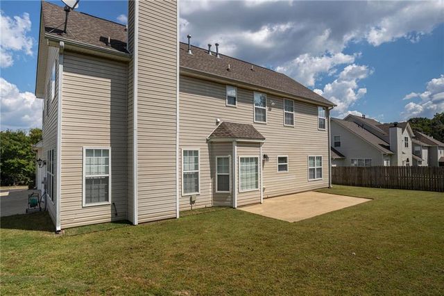 1098 Fountain Lakes Court, Lawrenceville, GA 30043