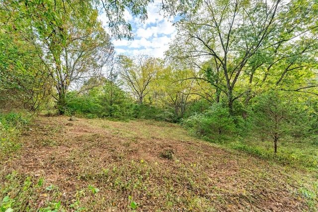 18092 Lake Sequoyah Road, Fayetteville, AR 72701