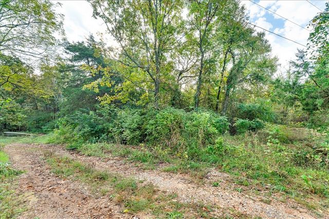 18092 Lake Sequoyah Road, Fayetteville, AR 72701