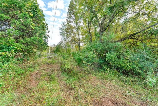 18092 Lake Sequoyah Road, Fayetteville, AR 72701