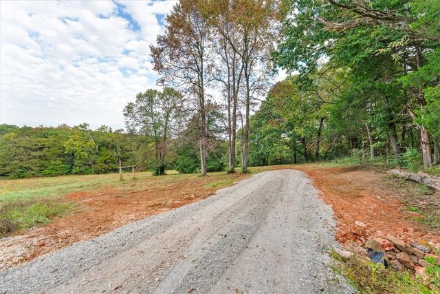 18092 Lake Sequoyah Road, Fayetteville, AR 72701