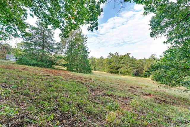 18092 Lake Sequoyah Road, Fayetteville, AR 72701