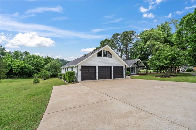 10742 Sycamore Road, Lowell, AR 72745