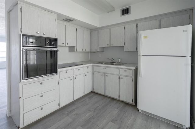4300 58TH STREET N 1907, Kenneth City, FL 33709