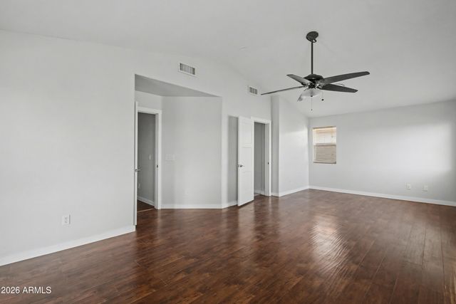 3925 W CHARTER OAK Road, Phoenix, AZ 85029