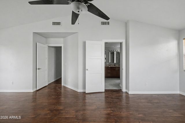 3925 W CHARTER OAK Road, Phoenix, AZ 85029