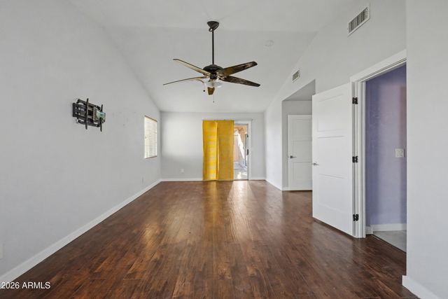 3925 W CHARTER OAK Road, Phoenix, AZ 85029