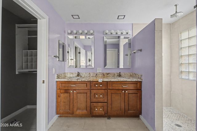 3925 W CHARTER OAK Road, Phoenix, AZ 85029