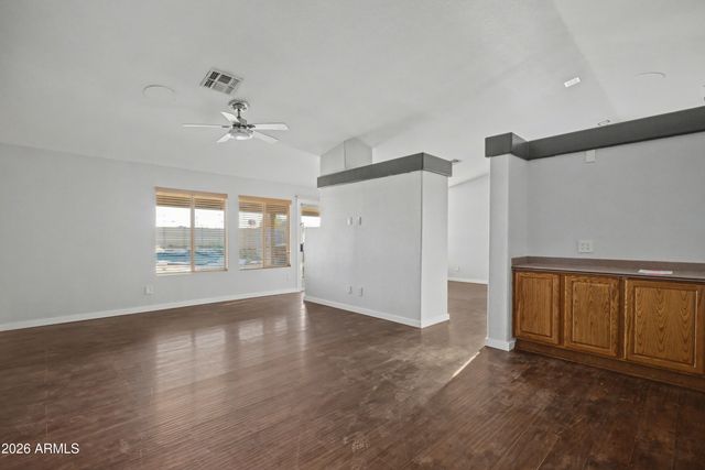 3925 W CHARTER OAK Road, Phoenix, AZ 85029