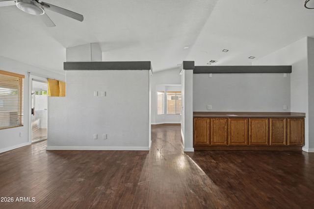 3925 W CHARTER OAK Road, Phoenix, AZ 85029