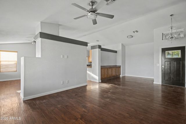 3925 W CHARTER OAK Road, Phoenix, AZ 85029