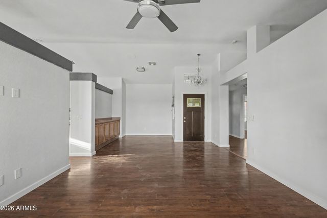 3925 W CHARTER OAK Road, Phoenix, AZ 85029