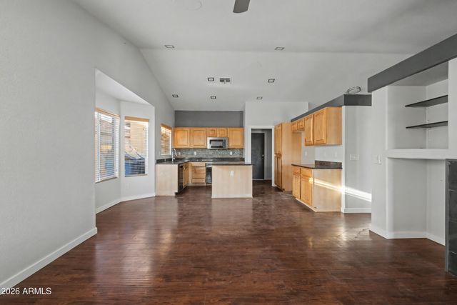 3925 W CHARTER OAK Road, Phoenix, AZ 85029