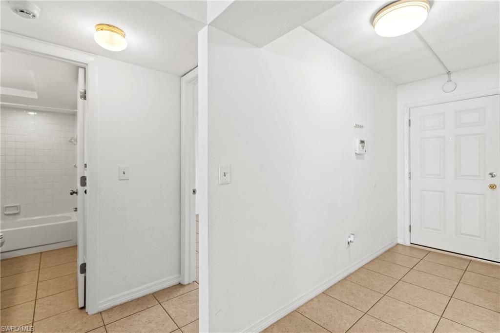 Image 11 of property listing at 1429 Cape Coral PKWY W # 5, Cape Coral, FL 33914