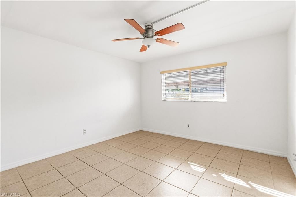 Image 12 of property listing at 1429 Cape Coral PKWY W # 5, Cape Coral, FL 33914