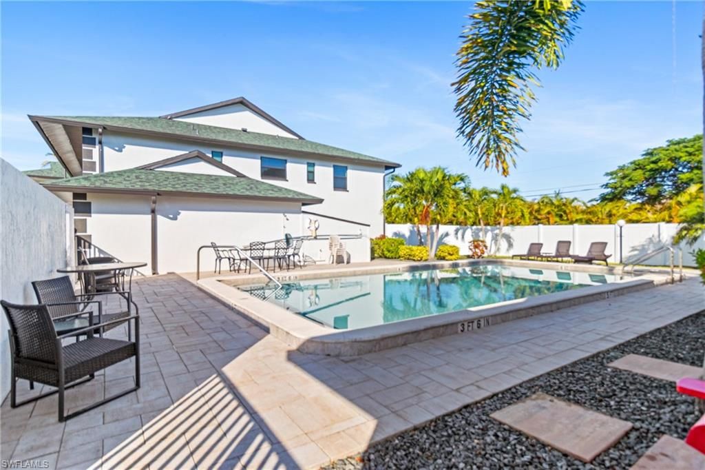 Image 2 of property listing at 1429 Cape Coral PKWY W # 5, Cape Coral, FL 33914