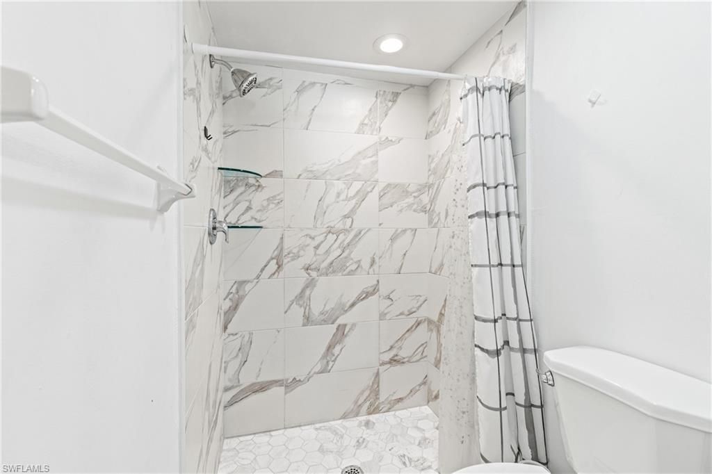 Image 29 of property listing at 1429 Cape Coral PKWY W # 5, Cape Coral, FL 33914