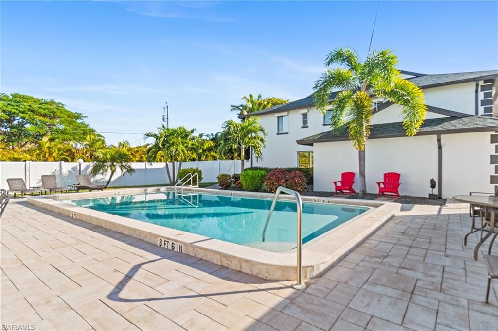 Image 3 of property listing at 1429 Cape Coral PKWY W # 5, Cape Coral, FL 33914