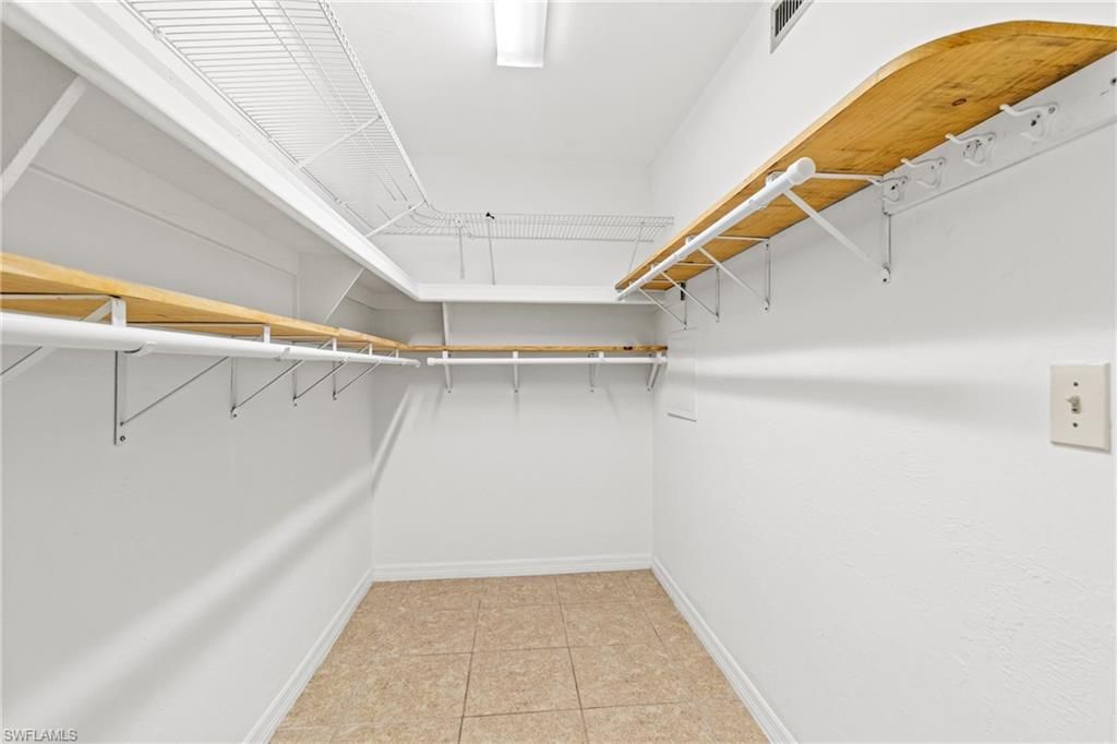 Image 30 of property listing at 1429 Cape Coral PKWY W # 5, Cape Coral, FL 33914