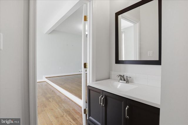 915 BUTTONWOOD TER NE, Leesburg, VA 20176