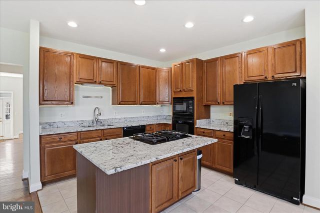 915 BUTTONWOOD TER NE, Leesburg, VA 20176
