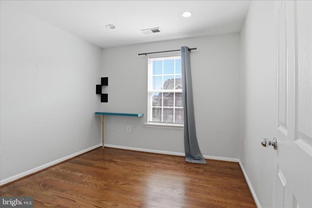 915 BUTTONWOOD TER NE, Leesburg, VA 20176