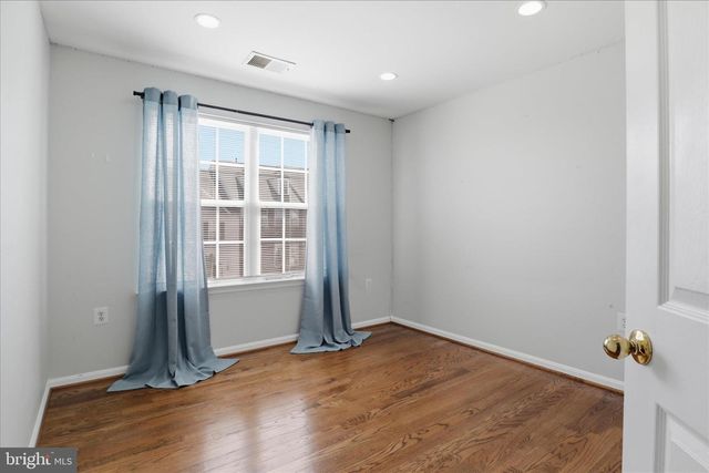 915 BUTTONWOOD TER NE, Leesburg, VA 20176