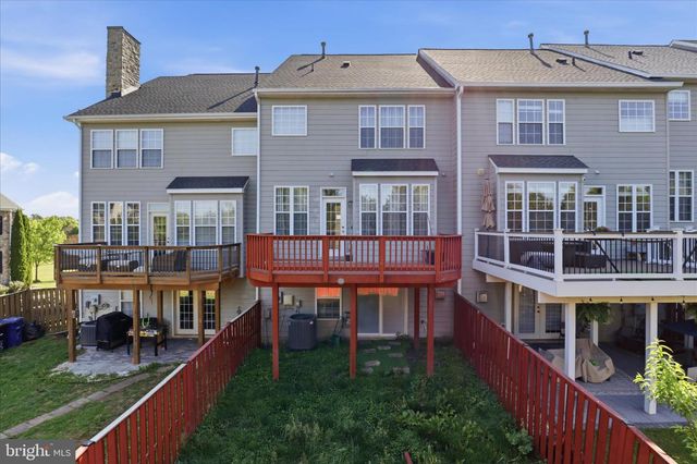 915 BUTTONWOOD TER NE, Leesburg, VA 20176