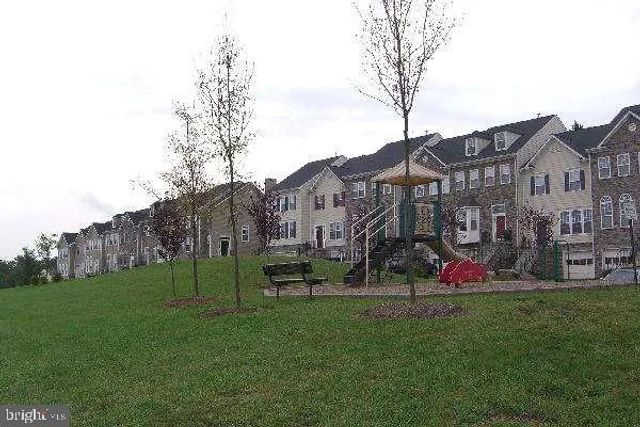 915 BUTTONWOOD TER NE, Leesburg, VA 20176