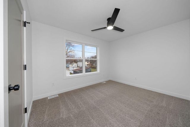 4821 NAVAJO Street, Council Bluffs, IA 51501