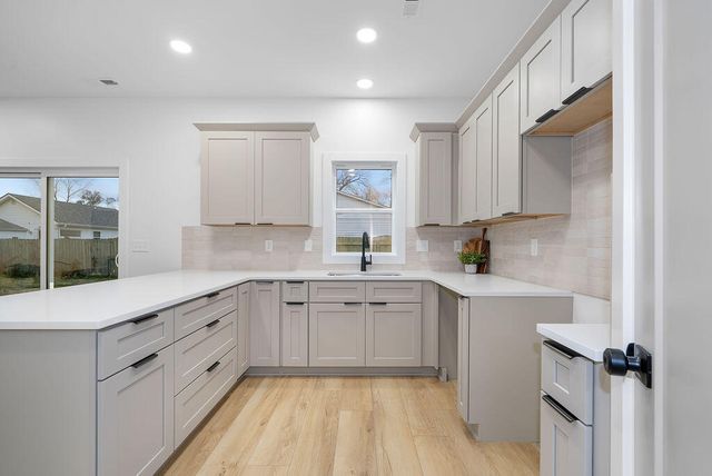 4821 NAVAJO Street, Council Bluffs, IA 51501