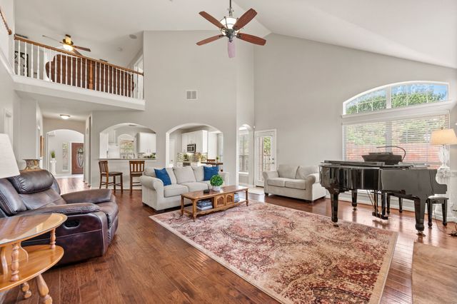 5047 Toftrees Drive, Arlington, TX 76016