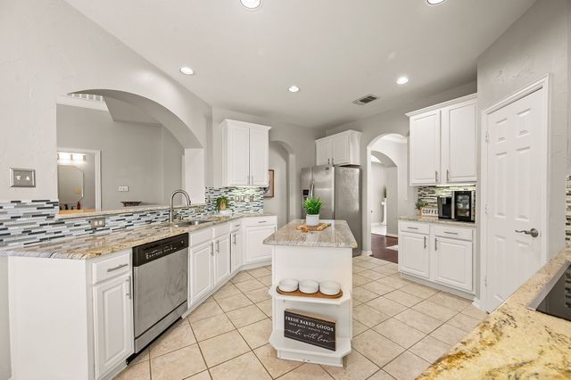 5047 Toftrees Drive, Arlington, TX 76016