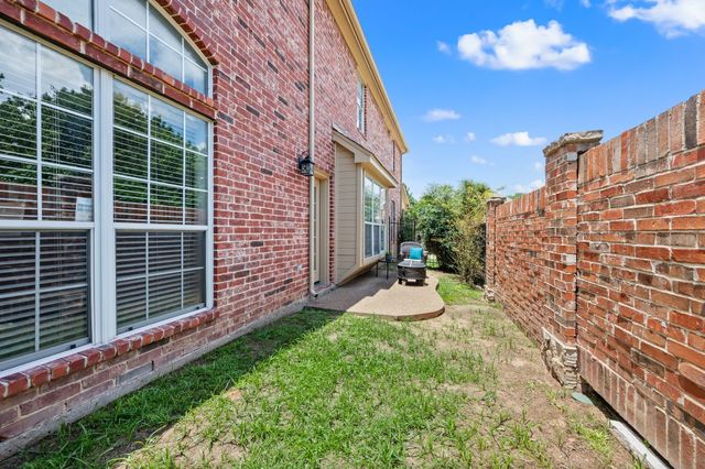 5047 Toftrees Drive, Arlington, TX 76016