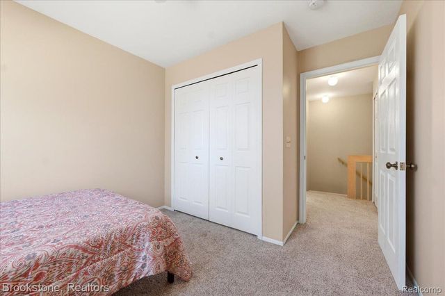 110 Pine Tree Ridge Drive 3, Waterford Charter Township, MI 48327