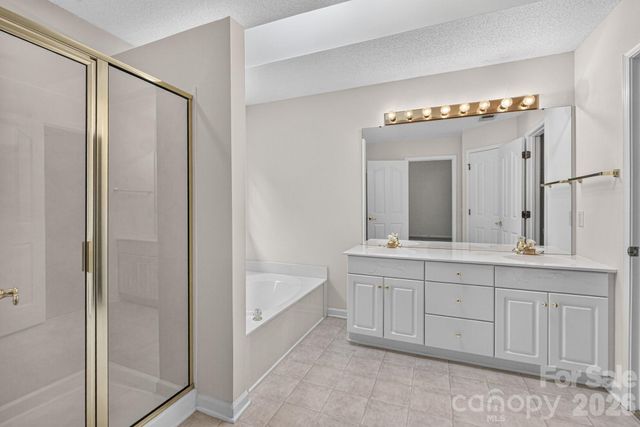 5726 Swanston Drive, Charlotte, NC 28269