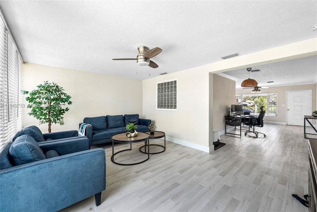 81 NE 47th St, Oakland Park, FL 33334