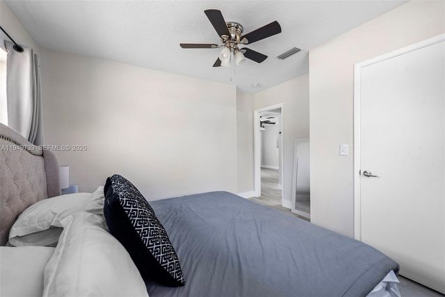 81 NE 47th St, Oakland Park, FL 33334