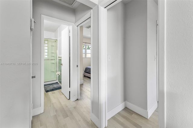 81 NE 47th St, Oakland Park, FL 33334