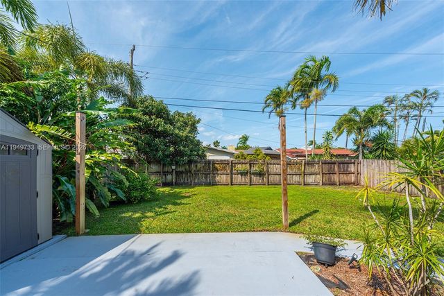 81 NE 47th St, Oakland Park, FL 33334