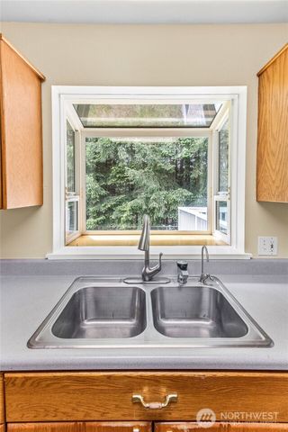 218 Saint Helens Way, Winlock, WA 98596