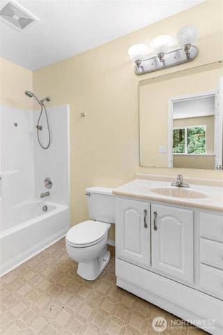 218 Saint Helens Way, Winlock, WA 98596