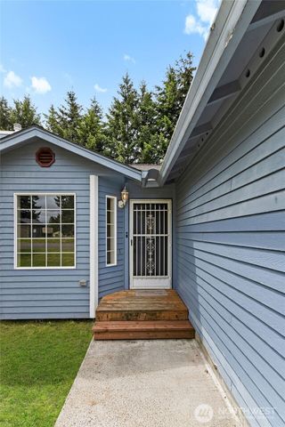 218 Saint Helens Way, Winlock, WA 98596
