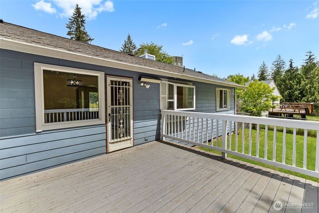 218 Saint Helens Way, Winlock, WA 98596