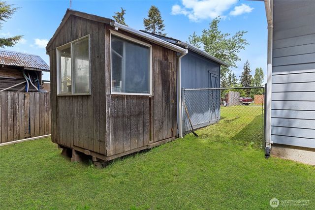 218 Saint Helens Way, Winlock, WA 98596