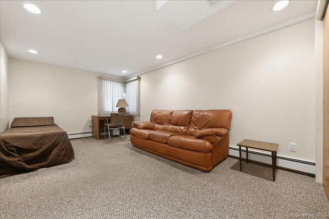 786 Bethlynn Court, East Meadow, NY 11554