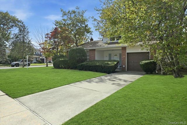 786 Bethlynn Court, East Meadow, NY 11554