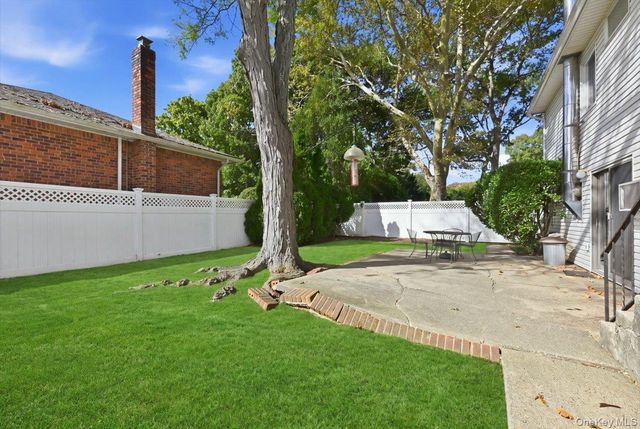 786 Bethlynn Court, East Meadow, NY 11554